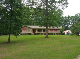 3261 Woodmont Dr, Tuscumbia, AL 35674