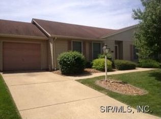1301 Normandy Dr, Godfrey, IL