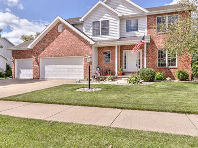 2413 Stricker Ln photo 1