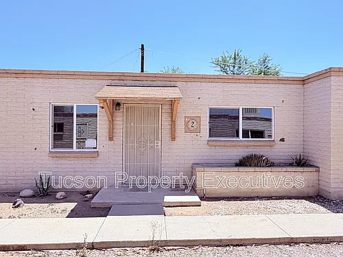 319 E Blacklidge Dr Photo 1