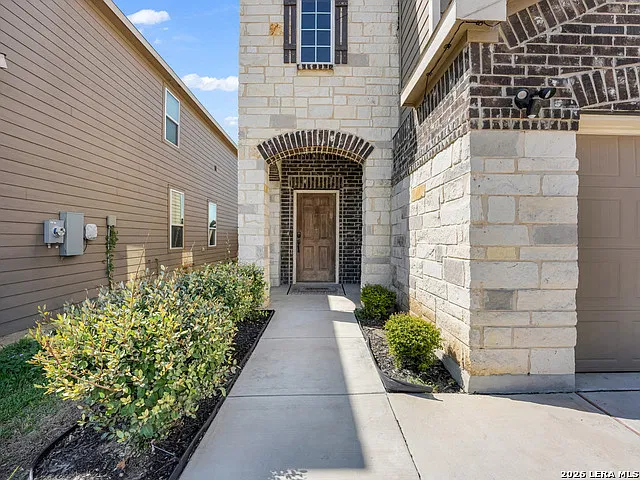 3 bed, 2.5 bath, 1822 sqft, $1,950 — Photo 3