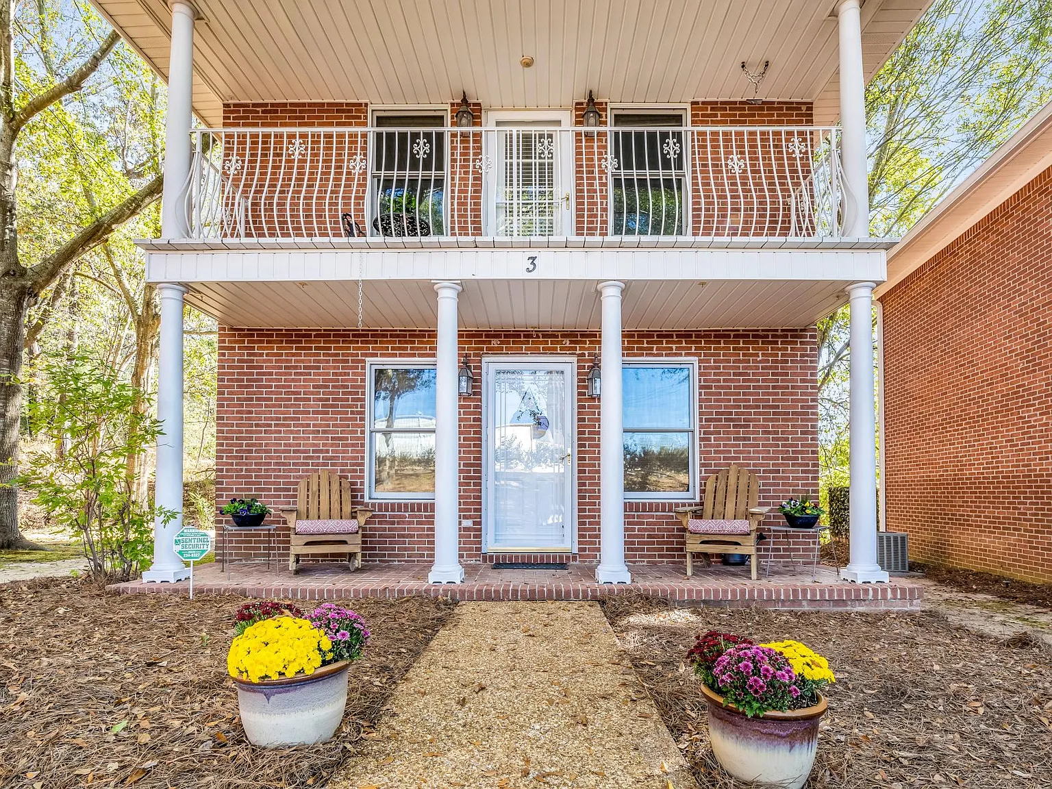 2 bed, 2.5 bath, 1284 sqft, $2,000 — Photo 1