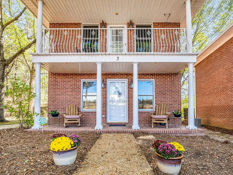 101 Hathorn Rd #3 — Photo 1