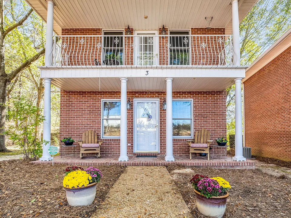 101 Hathorn Rd #3