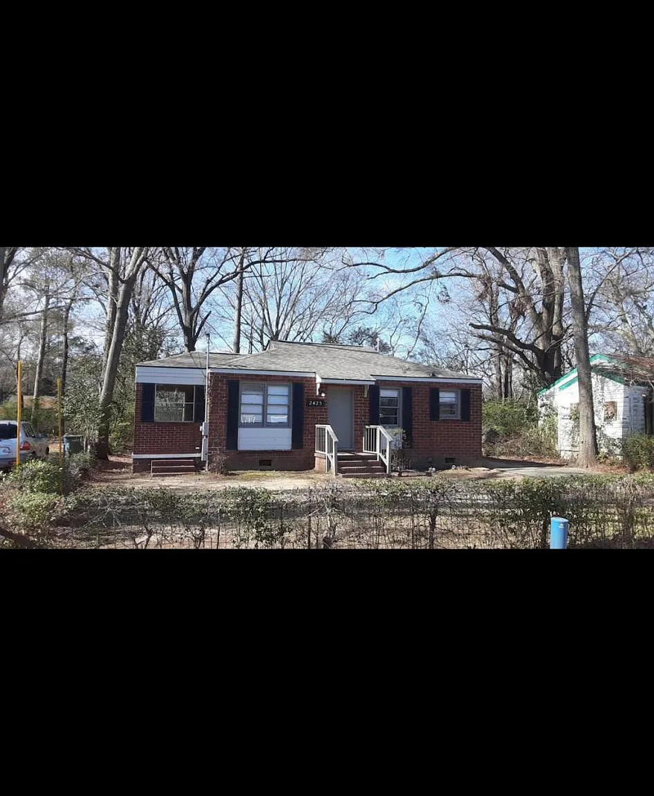 2 bed, 942 sqft, $950 — Photo 1