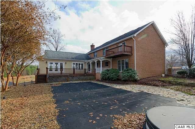 2nd image of 422 Paynes Mill Rd