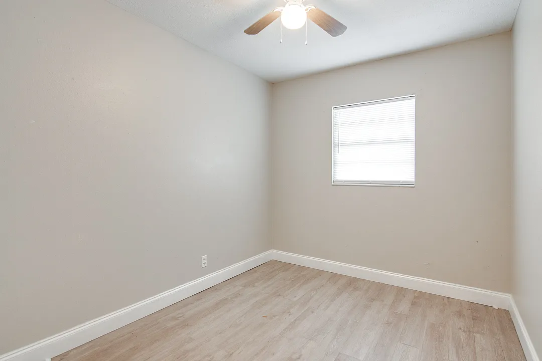 2 bed, 750 sqft, $1,300 — Photo 4