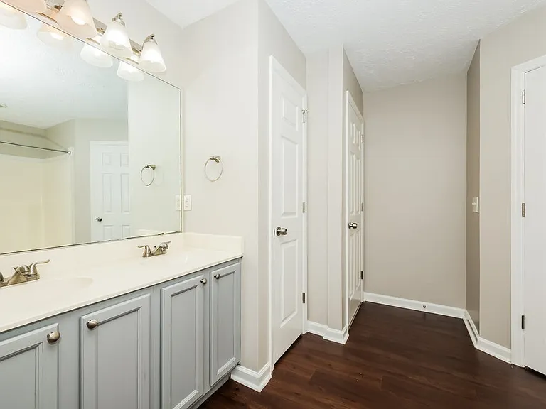 2305 Leighton Way — Photo 12
