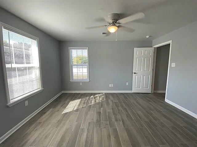 1072 S Barksdale St — Photo 8