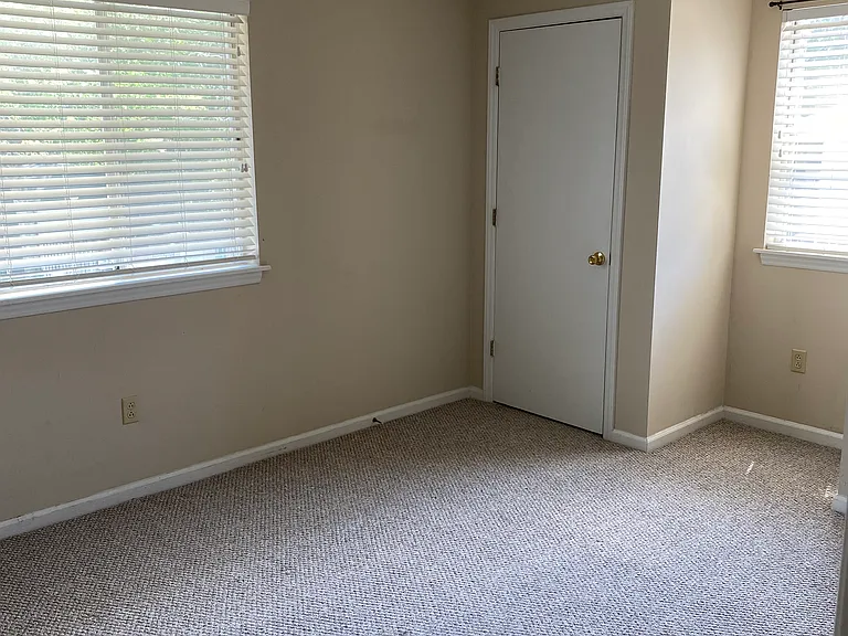 4527 Kimberly Way — Photo 10
