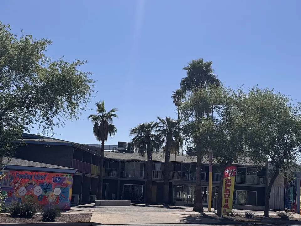 Oasis on Grand