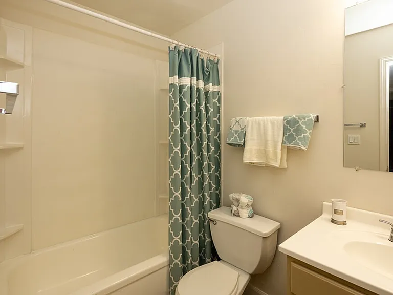 2BR, 1BA - Bathroom