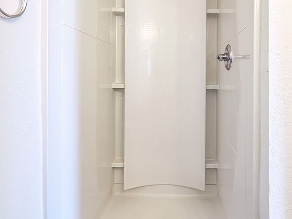 5th image of 317 N 17th Dr APT 1