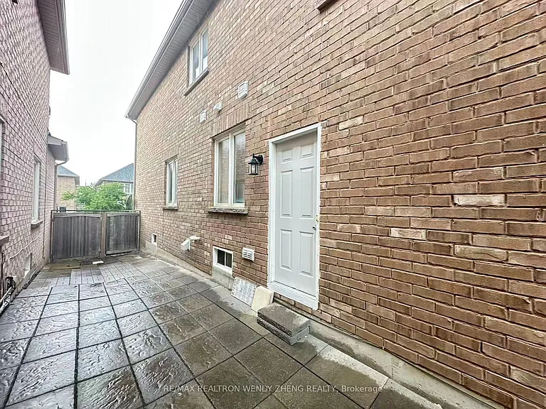 157 Black Maple Cres #BASEMENT — Photo 2