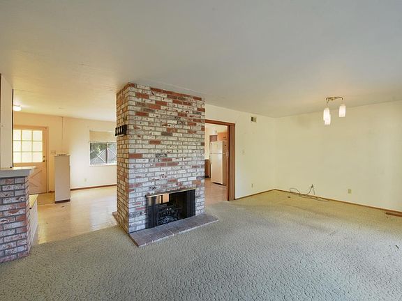 4th image of 6701 Hanover Dr