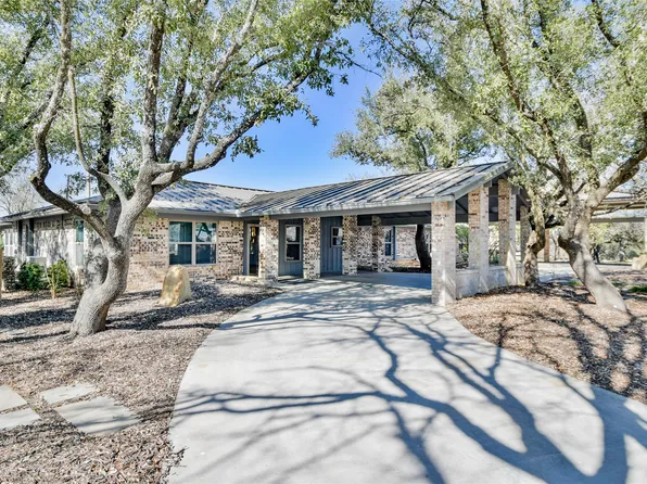 712 Squaw Creek Rd, Willow Park, TX 76087