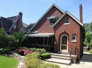 647 Washington Rd, Grosse Pointe, MI 48230