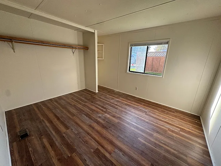 91 NE Darrell Ave — Photo 6