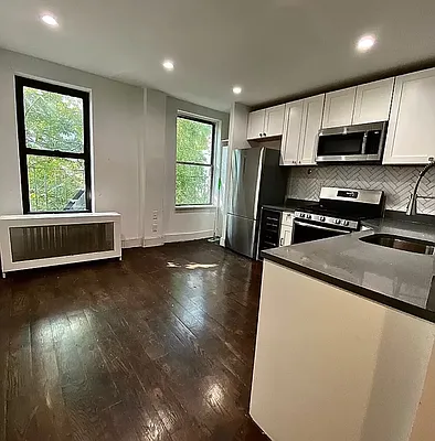 Rented by Essence Realty LLC | media 8