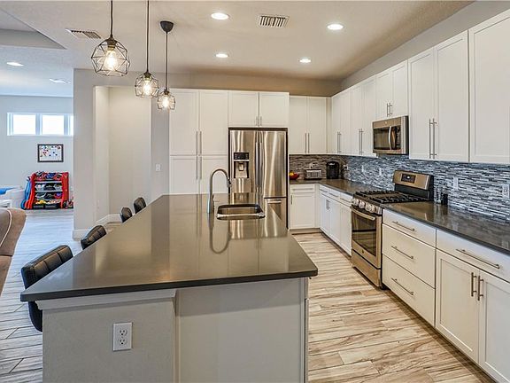 4th image of 1279 Victoria Hills Dr N