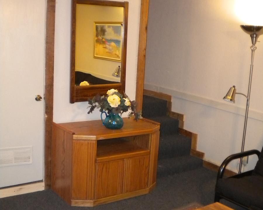 Living area /stairs to Bedroom