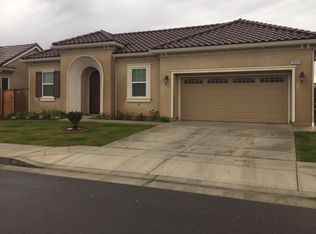 2668 Vartikian Ave, Clovis, CA 93611