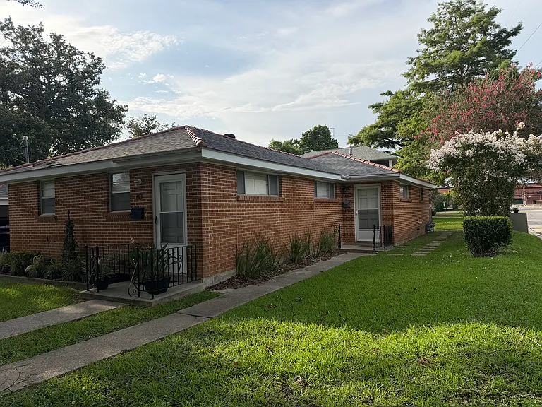101 Narcissus St — Photo 1