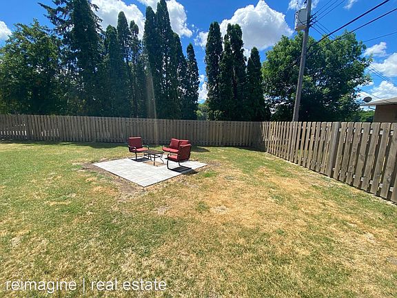 3rd image of 7104 36th Ave N APT 11