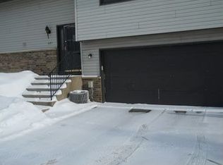 601 Portland Pl, Burnsville, MN 55337