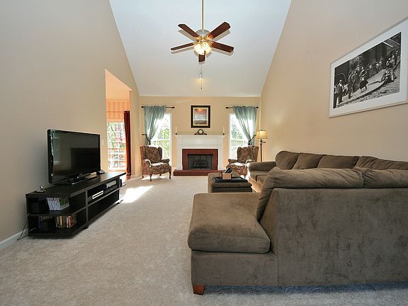 5th image of 1907 Elora Ct