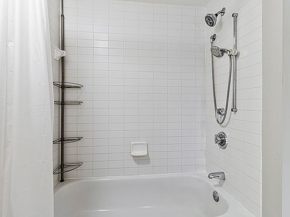 5th image of 1000 New Jersey Ave SE APT 916
