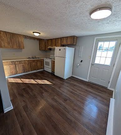 5th image of 210 Patricia Dr