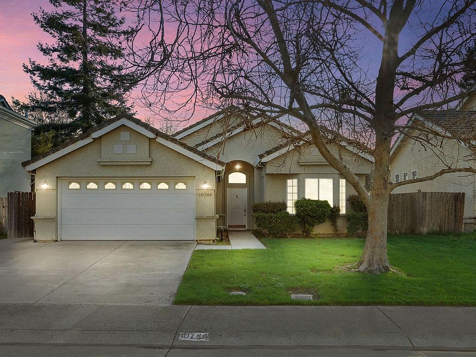 1st image of 10744 Pleasant Valley Cir