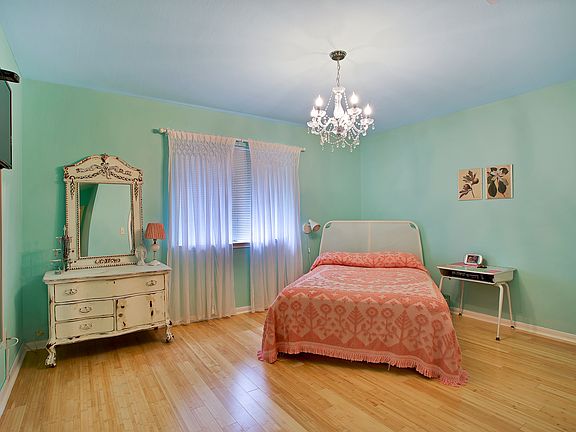 3rd image of 8416 Cahill Dr