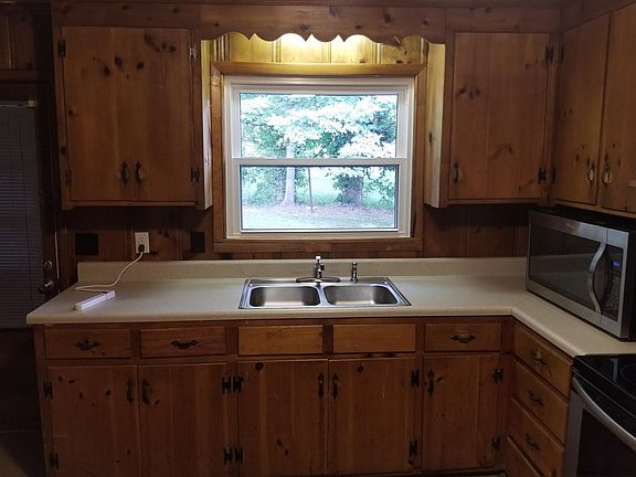 3rd image of 1706 Gale Ln #A