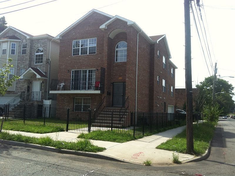 2nd image of 86-88 Wolcott Ter