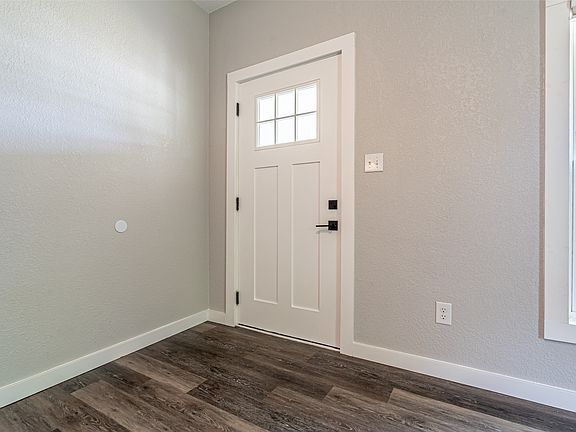 4th image of 167 W Ross St