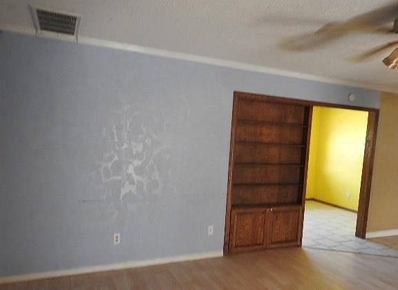 2nd image of 5425 S Dewey Ave