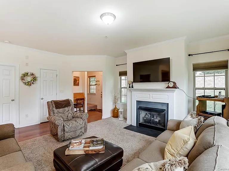 16718 Dolcetto Way — Photo 33