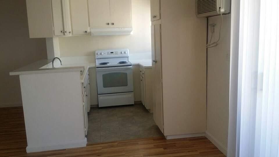 2nd image of 425 S New Hampshire Ave #Jumf37xtt