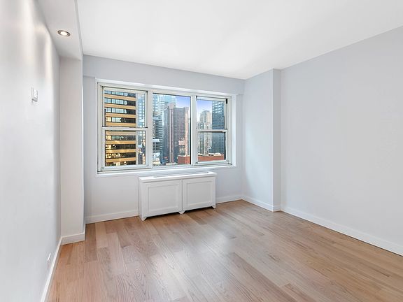 4th image of 159 W 53rd St APT 27D
