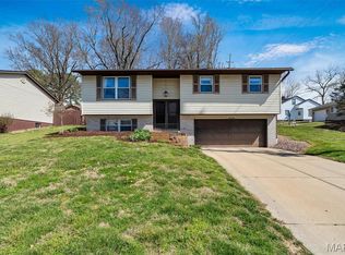 1500 Valley Forge Dr, Collinsville, IL 62234