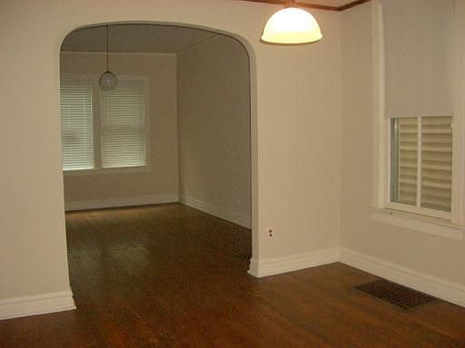 2nd image of 1138 W Wolfram St #1