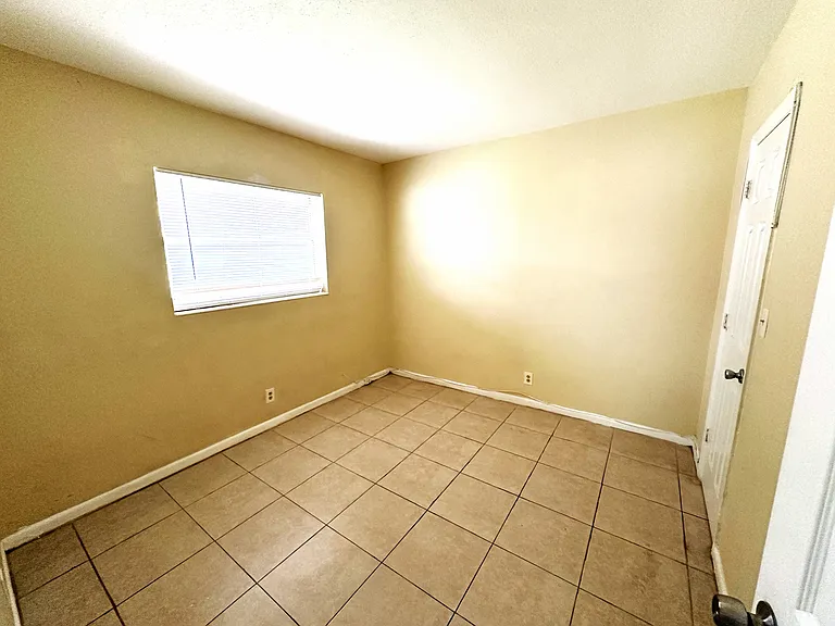 148 NW 40th St #1 — Photo 10