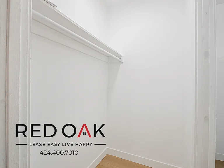 1110 S Lake St #103 — Photo 8