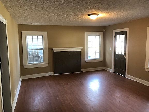 240 Spring- living room_11112022