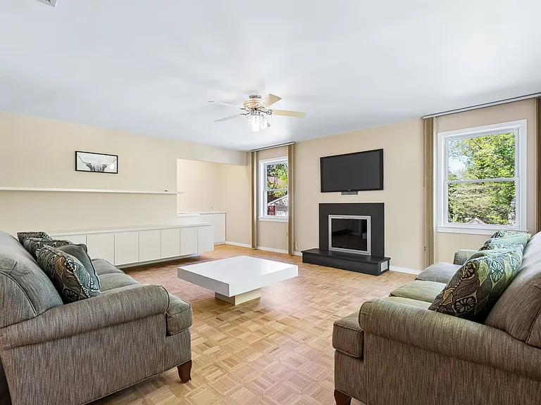 186 W Northfield Rd — Photo 23