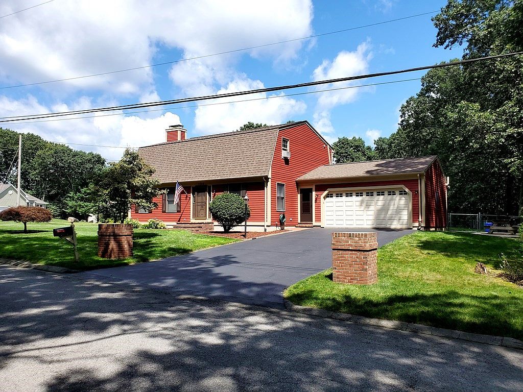1066 Central Ave, Johnston, RI 02919 Zillow