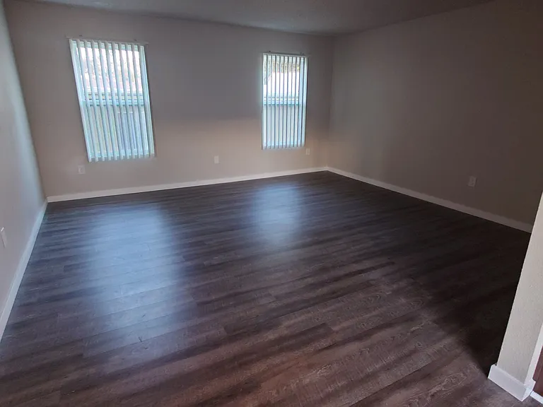 735 E Palmer Ave #202 — Photo 2
