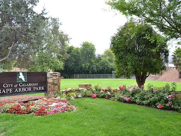 Grape Arbor Park